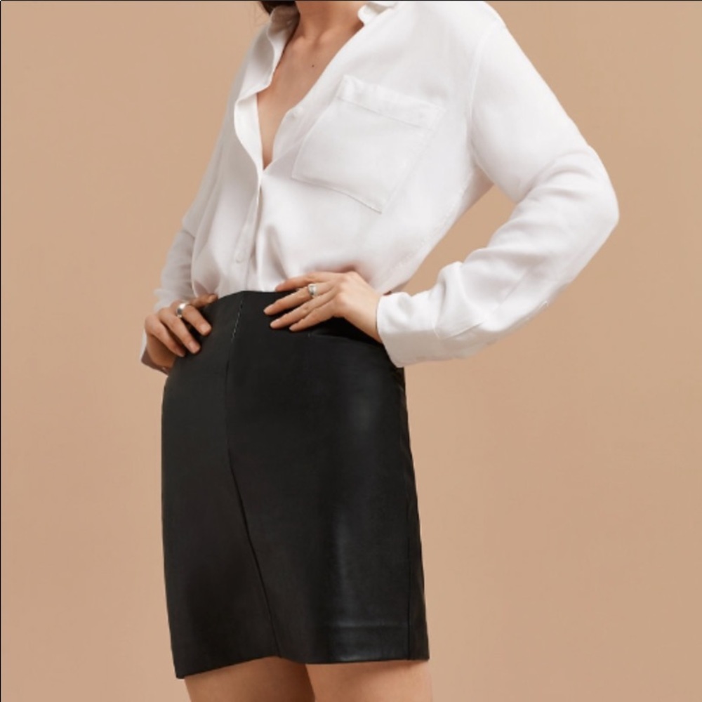 Aritzia faux leather stretch mini skirt by Talula.